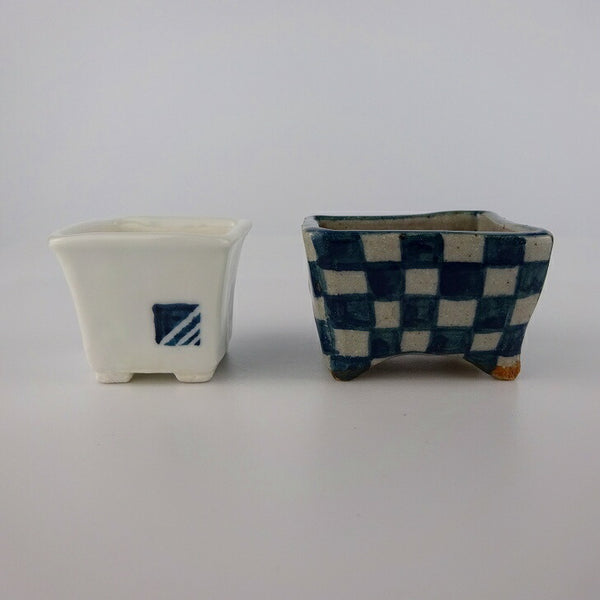 盆栽鉢 三代目 ゆうき祥石 2点セット 豆鉢 長辺 約4.2cm 長方鉢 正方鉢 染付 格子 豆盆栽鉢  新品 t1198410063