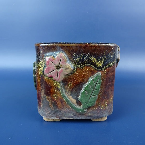 中古盆栽鉢 落款あり小鉢 長辺 約7.7cm 正方鉢 色絵 花付 はな ハナ 釉薬 観賞用  中古鉢 u1198431058