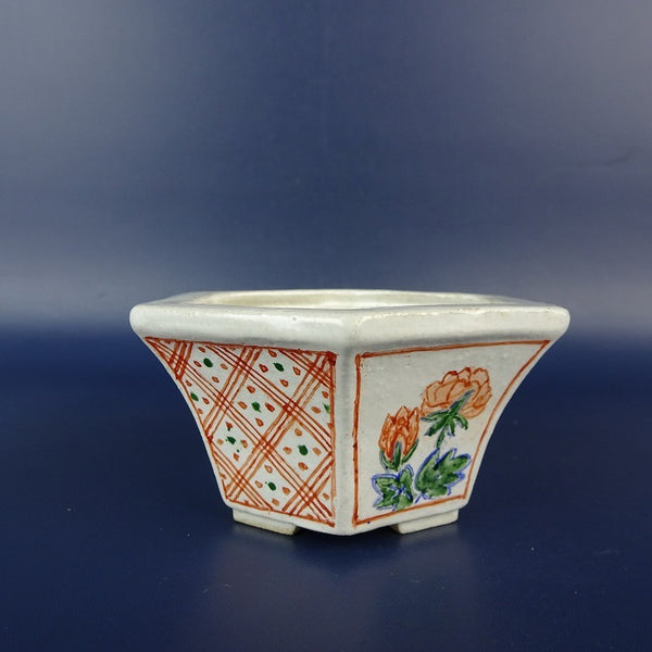 中古盆栽鉢 落款あり 小鉢 長辺 約 8.2cm 六角鉢 外縁 絵鉢 花 模様 観賞用  中古鉢 f1198410682