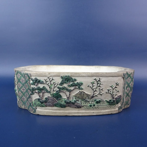中古盆栽鉢 落款なし 小型 長辺 約15.5cm 正方鉢 窓付 色絵 浮彫 風景 人物 模様 後穴 観賞用  中古鉢 c1198410772