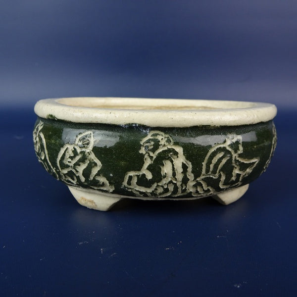 中古盆栽鉢 落款あり 小鉢 長辺 約9.7cm 楕円鉢 外縁 彫入 人物 釉薬  中古鉢 q1198412536