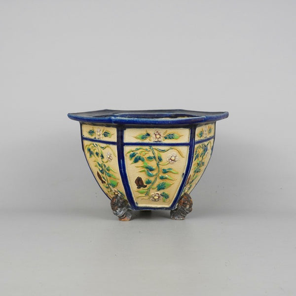 中古盆栽鉢 司峰 小型 長辺 約18cm 六角鉢 外縁 鬼面足 浮彫 色絵 華 花 観賞用  中古鉢 j1198411187