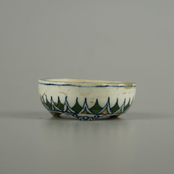 中古 盆栽鉢 彦山人 豆鉢 長辺 約 4.5cm 丸鉢 色絵 模様 釉薬 ミニ鉢 鑑賞 観賞用  中古鉢 t1203432557