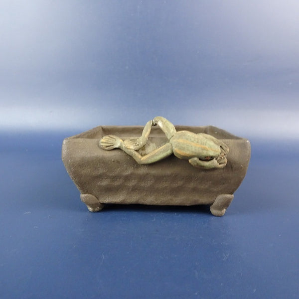 中古盆栽鉢 神戸 小鉢 長辺 約 9.2cm 正方鉢 蛙付 カエル 泥鉢鑑賞 観賞用  中古鉢 l1206097556