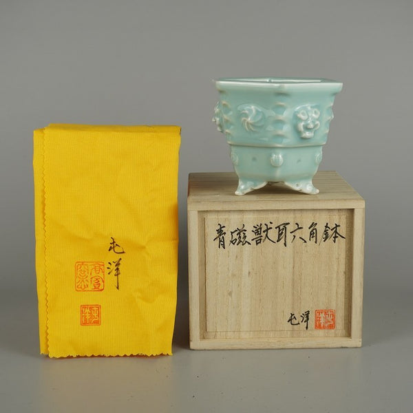 盆栽鉢 屯洋 高濱窯 小型 長辺 約 11.7cm 六角鉢 獣耳 模様 青磁 釉薬 共箱 共布 鑑賞 観賞用  新品 c1208286522
