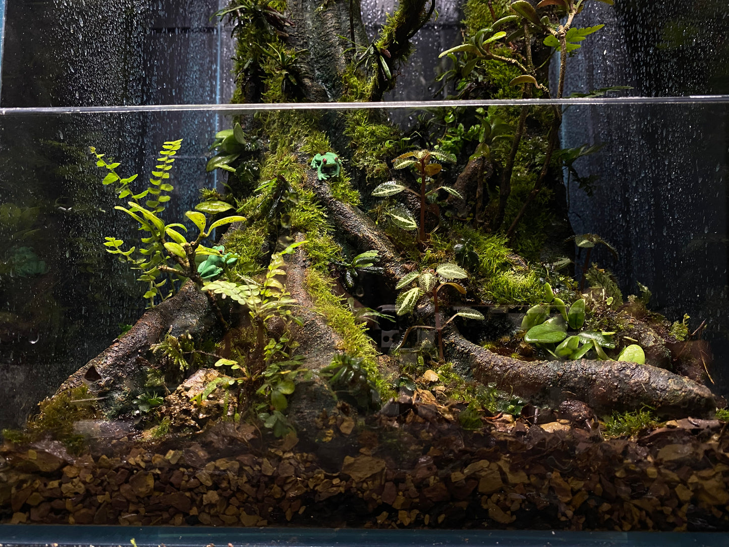 Simulated landscaping tree stump (for rainforest tank)
